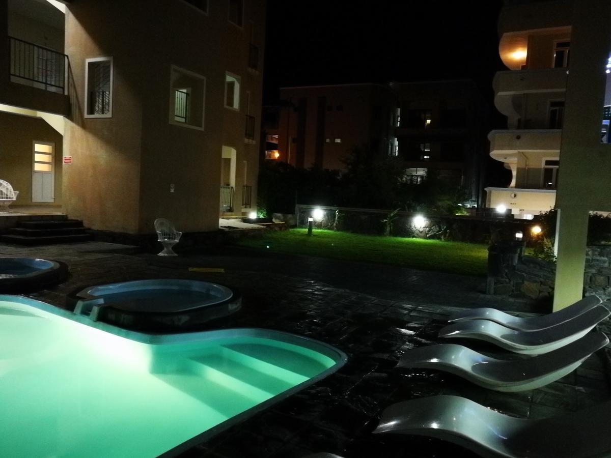 Rayon Vert Beach Apartment Flic-en-Flacq Exterior foto